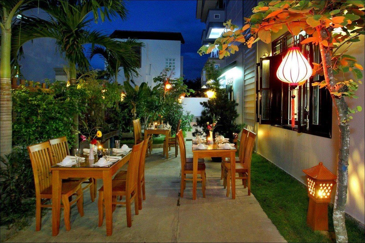 Camellia Homestay Хойан Экстерьер фото