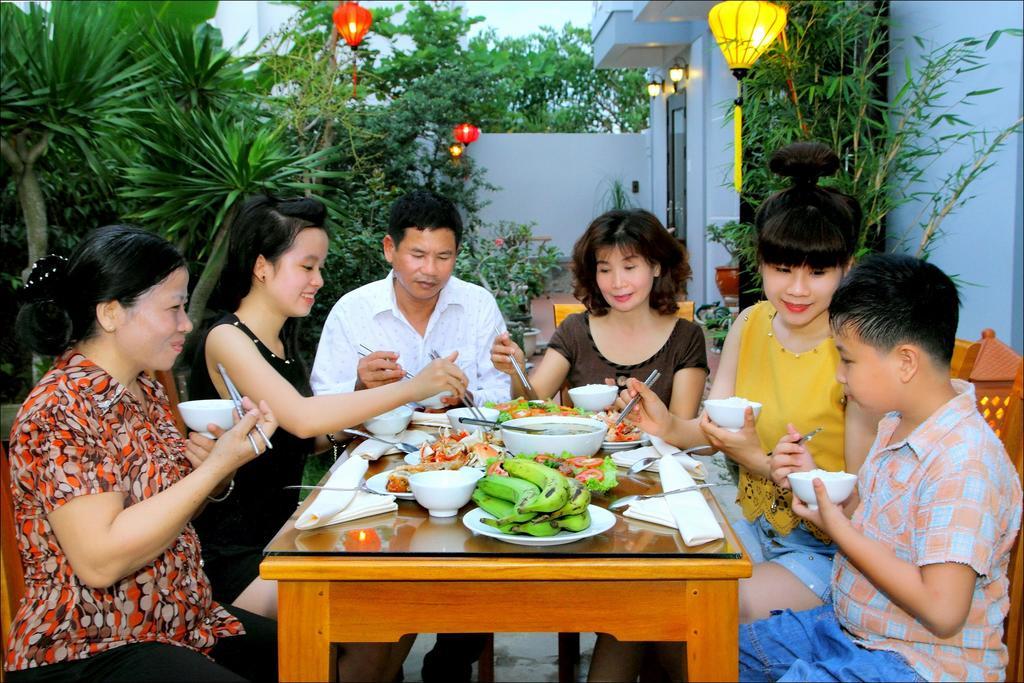 Camellia Homestay Хойан Экстерьер фото