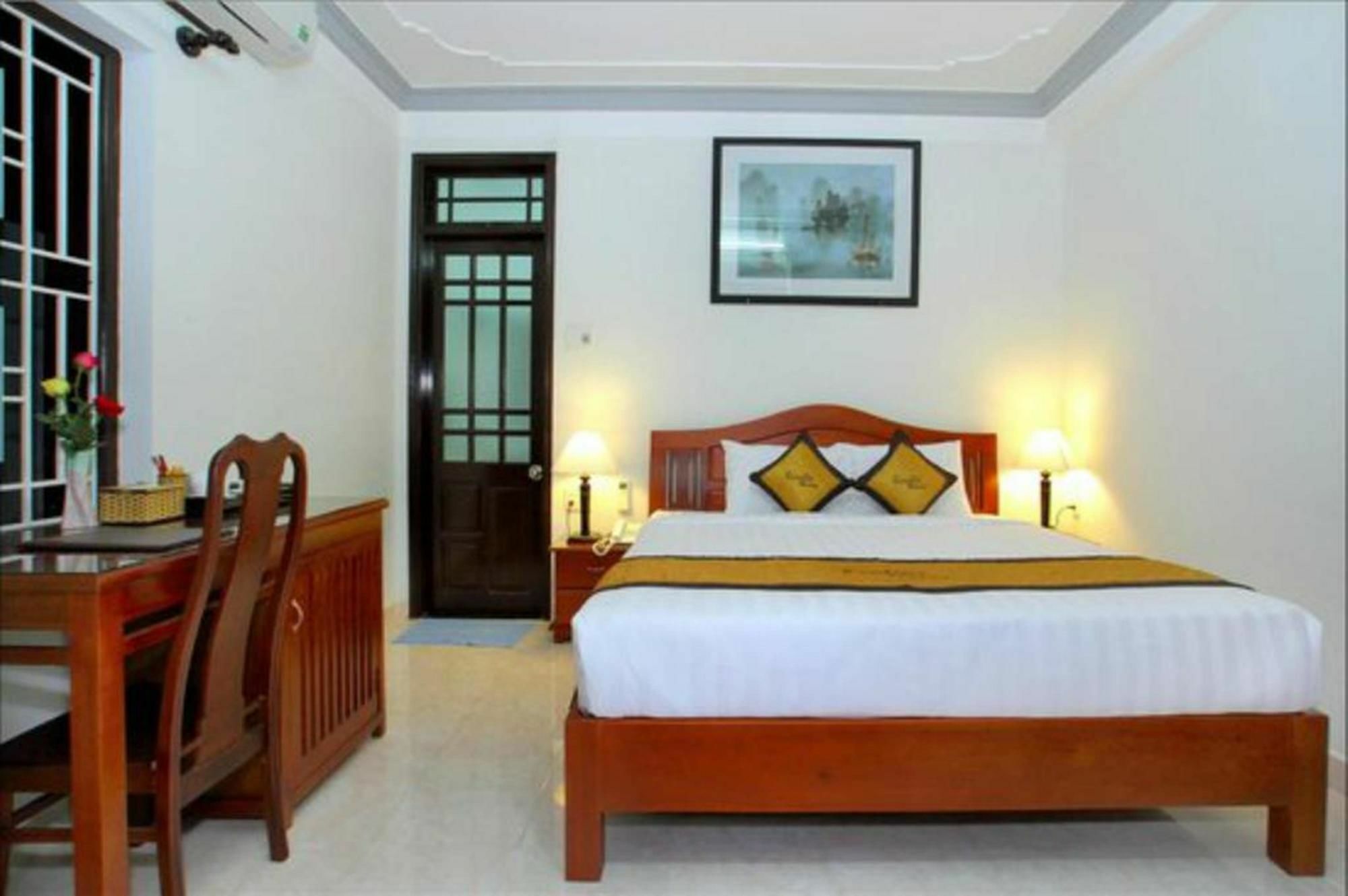 Camellia Homestay Хойан Экстерьер фото